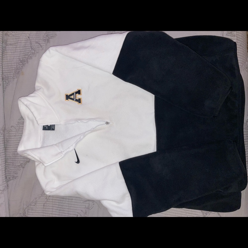 Nike App State pullover